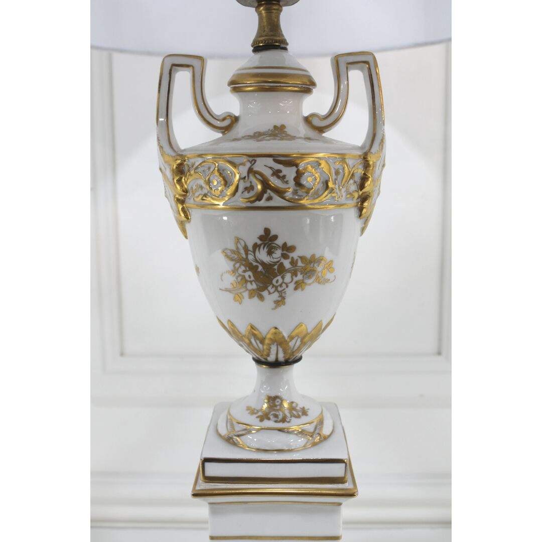 Ivory/gold ceramic table lamp