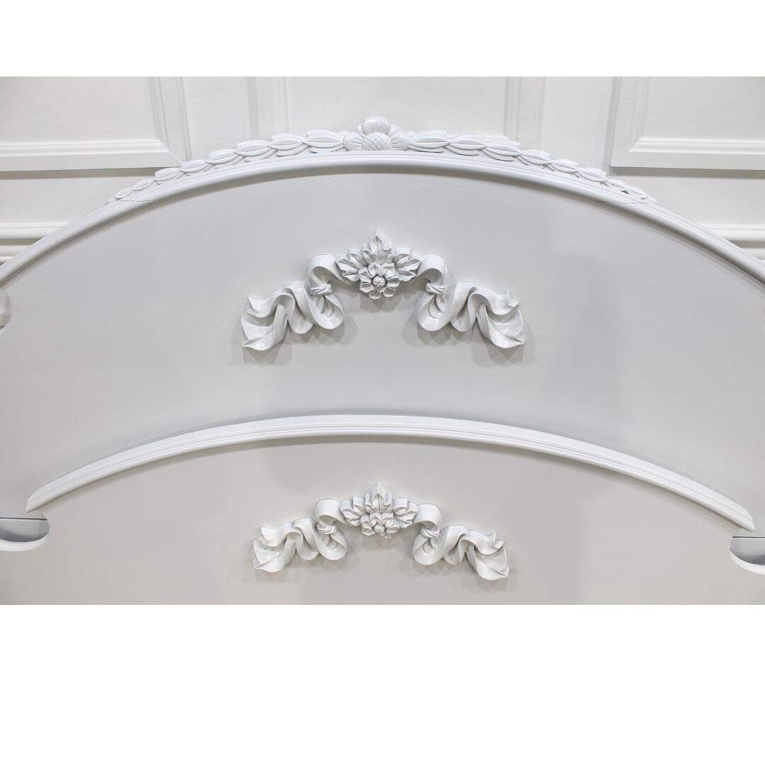 Double bed with ribbon detail
